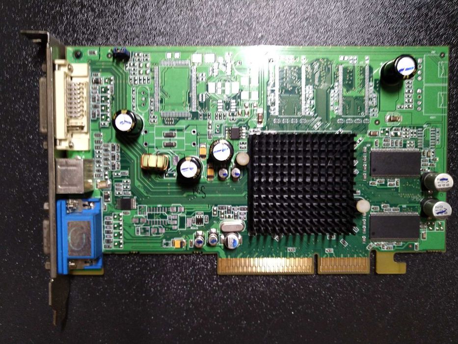 Placa Gráfica Radeon 960064738940132995120