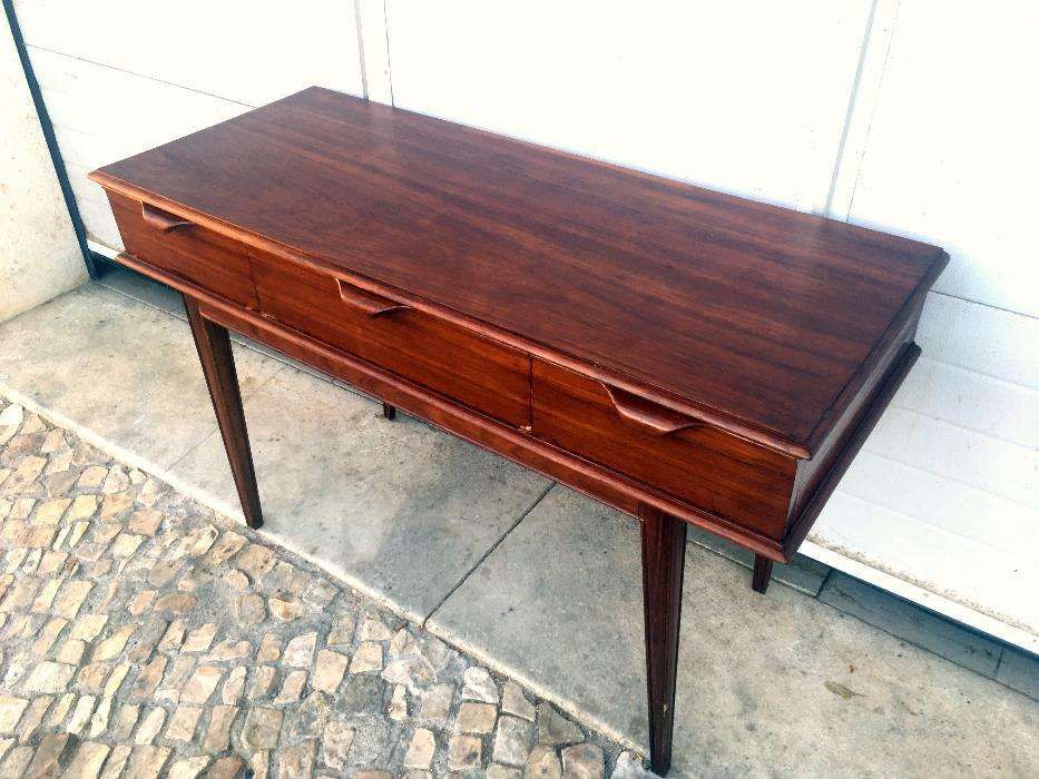 Consola olaio vintage 116comp X 48prof X 73alt