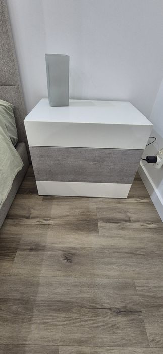 Somier 200×200 + colchao + cabeceira + 2 mesas de cabeceira