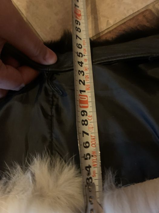 Мех на воротник.