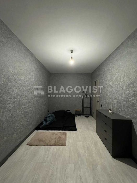 Продаж 2-к квартири Поділ вул. Щекавицька Сталінка цегла