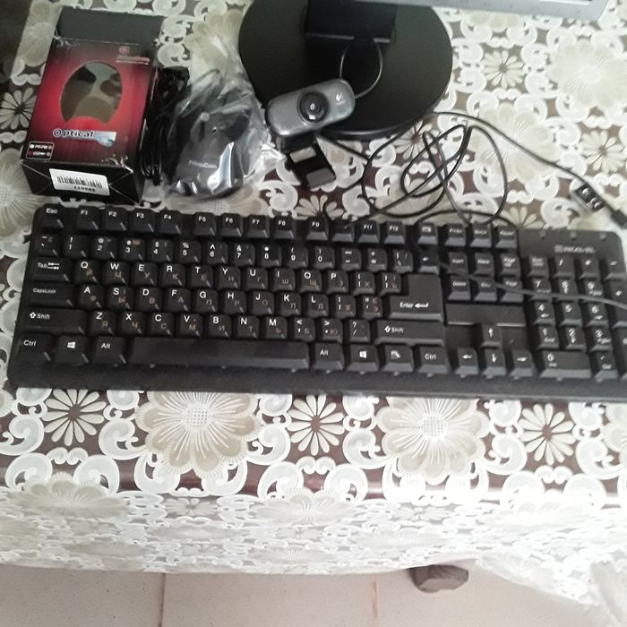 Продам комп'ютер в комплекті.