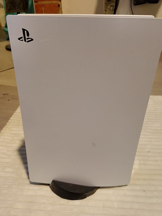 Vendo ps5 com 2 jogos e 1 comando