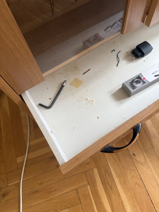 Szafa z przeszkleniem duża