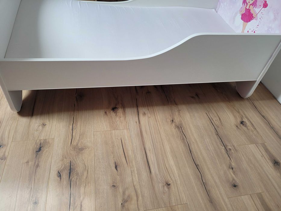 Łóżko dziecięce (dla dziewczynki) 145x75 z materacem