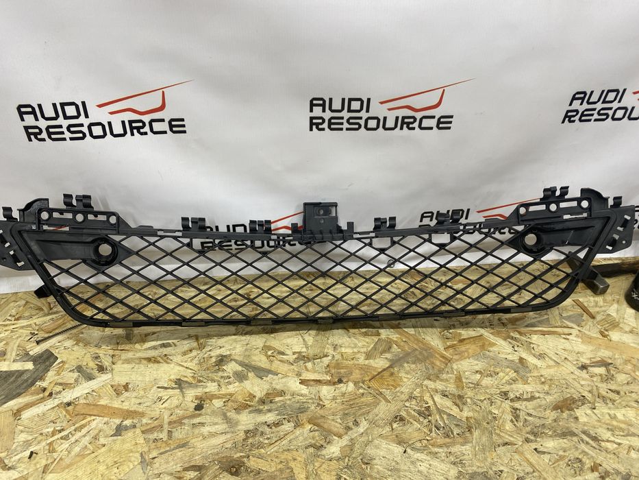 Решетка решітка в бампер Mercedes C 204 , 204 885 1324