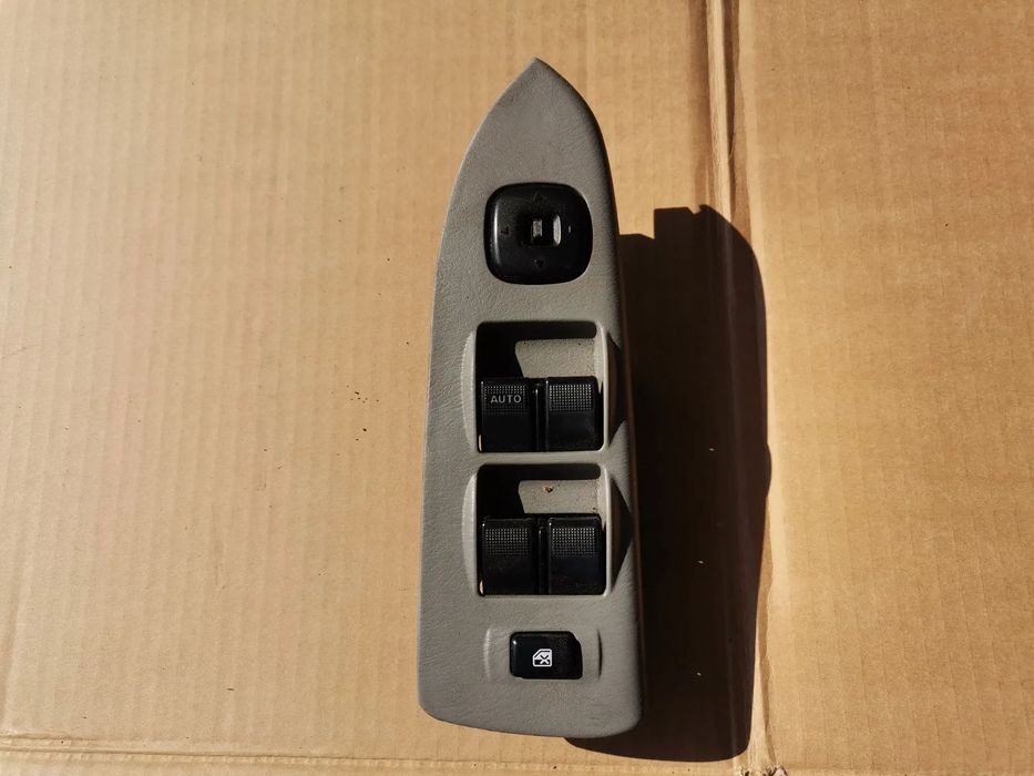 Panel przelacznik szyb Mazda 323f BJ 4 szyby