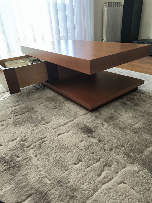 Mesa de centro em cerejeira
