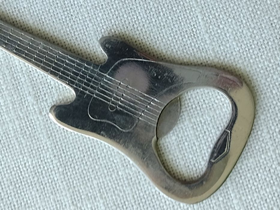 Otwieracz do butelek - gitara