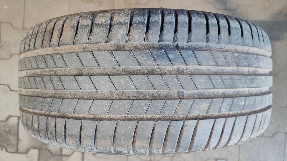 Opona 225/40R18 BRIDGESTONE TURANZA T005 92Y 6,95mm 2022r x1