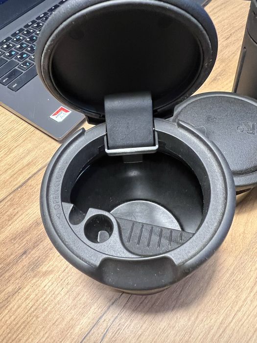 Автомобильная пепельница