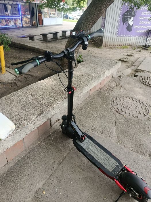 Продам електросамокат