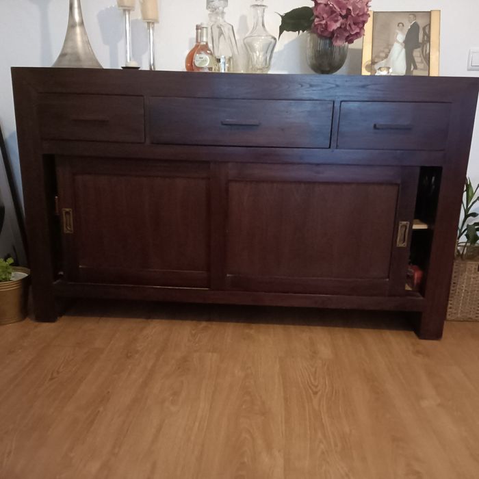 Aparador castanho escuro