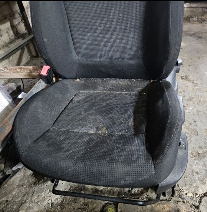Водительское сидение Peugeot 3008, сидіння пежо 3008