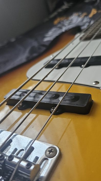 Gitara Basowa Jazz (po lutniku)