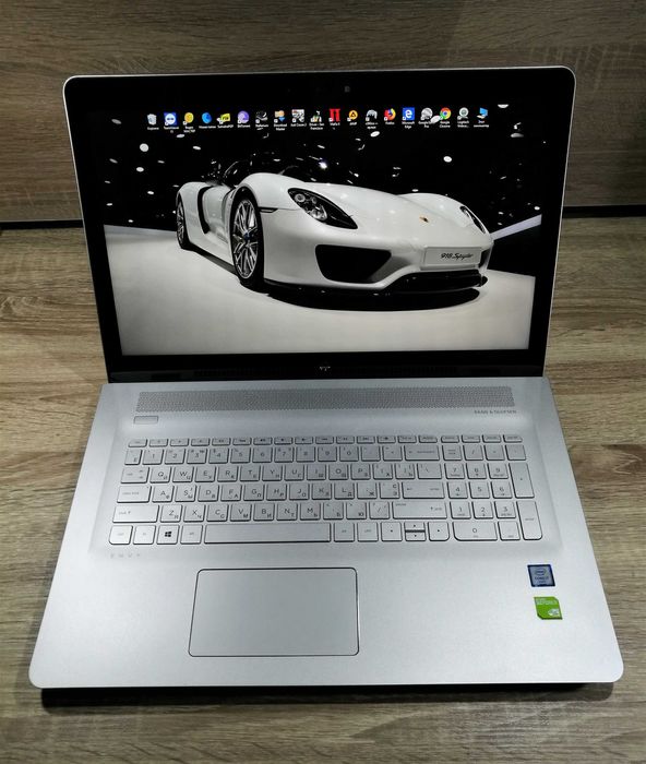 HP ENVY M7 (17" FHD, RAM 16GB, SSD 1TB, Intel Core i7-6500U, GTX940MX)