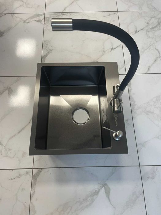 Кухонная мойка Luminex 5045 см черная и гибкий кран с фильтром воды