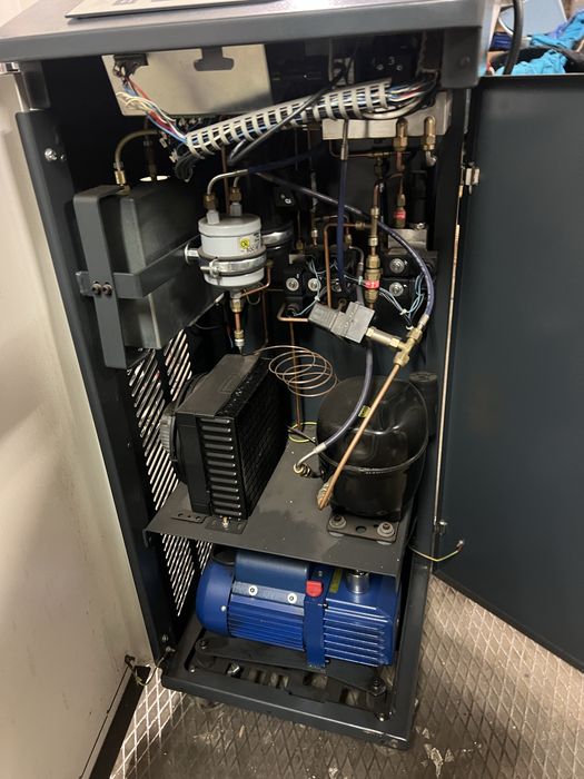 Станція заправки кондиціонерів