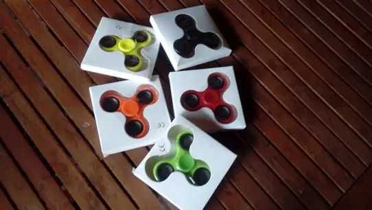 Spinery - czarne i zielone - nowe.