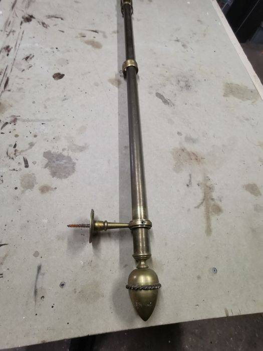Varão vintage todo em latão