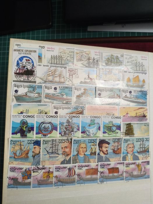 Classificador com 250 selos diferentes temática barcos