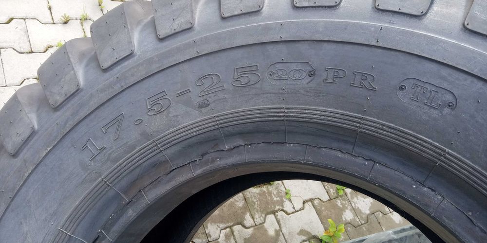opona 17.5-25 TL    20PR  ładowarka równiarka mocna  8250 kg nośności