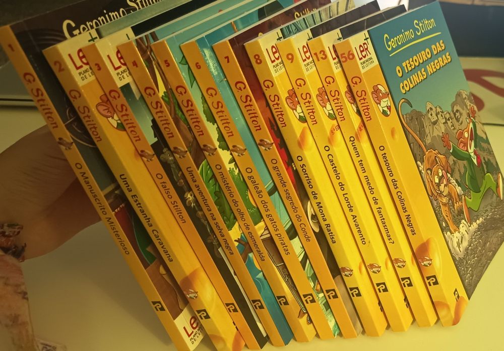 Os primeiros nove livros da coleção do Geronimo Stilton e mais os livros n° 13 e o n° 56