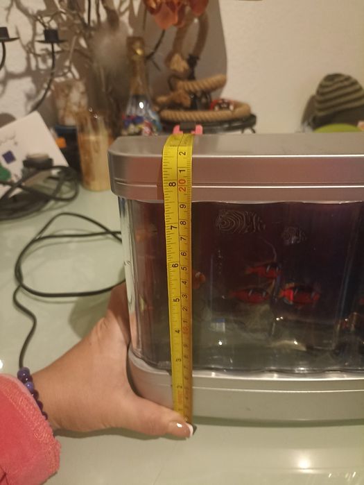 Декоративний акваріум-нічник з рухомими рибками