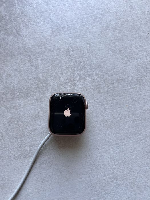 Apple watch 4 series 4, 40 mm pink sand