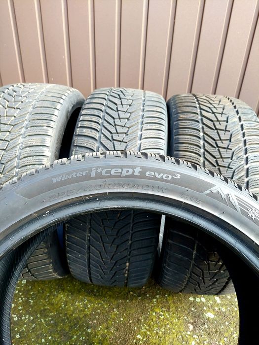 Шини зимові Hankook Winter I*Cept Evo3 W330 255/40 R20 101W XL комплек