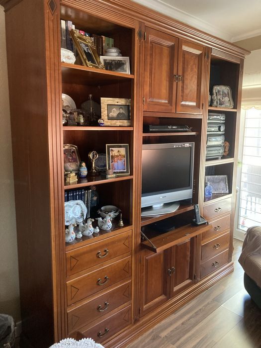 Armario extante para tv em cerejeira