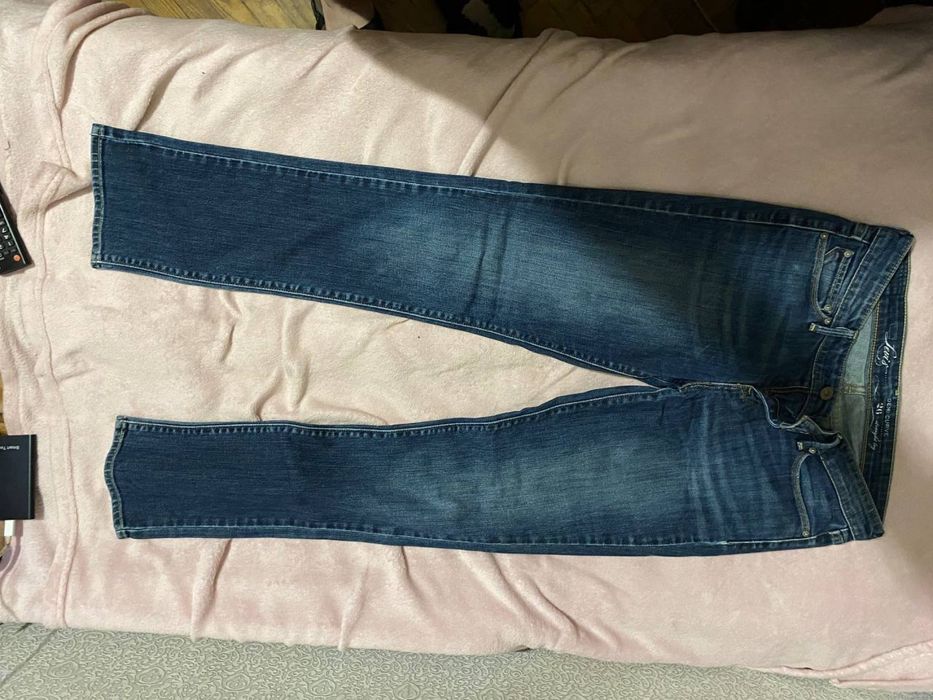 Джинсы Levis