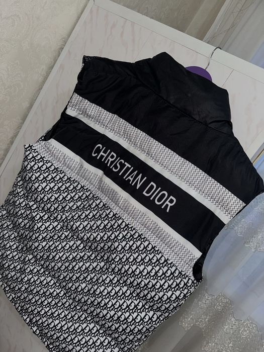 Жилетка DIOR нова , розмір S-M