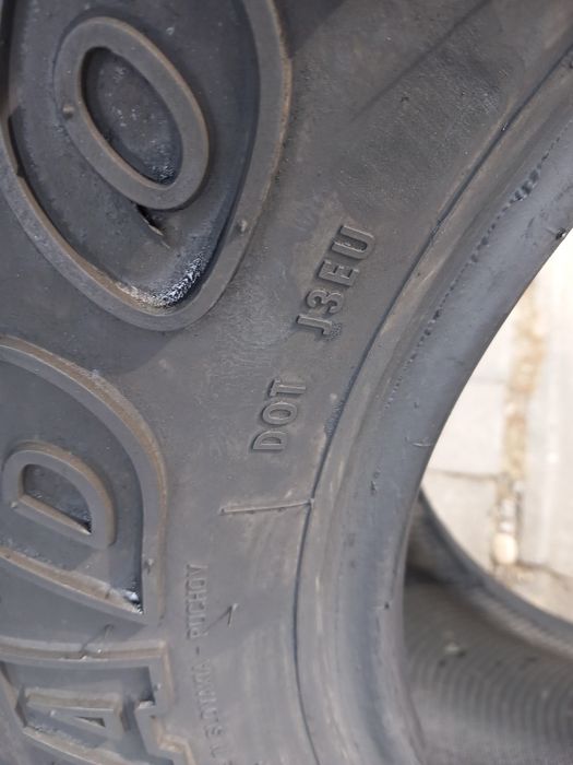 2x Opony Używane Całoroczne 235/75R15 Matador