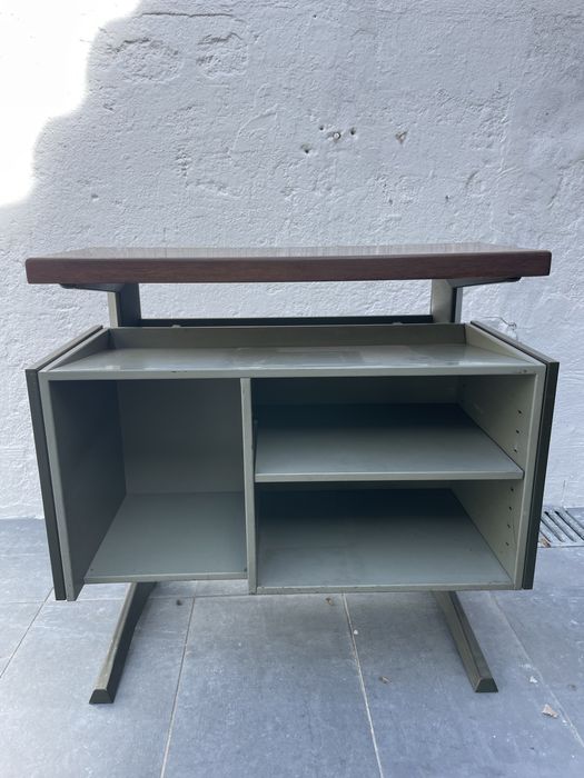 Armário -Daciano da Costa / Longra