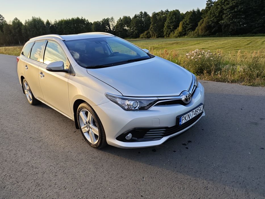Toyota Auris, super stan, niski przebieg