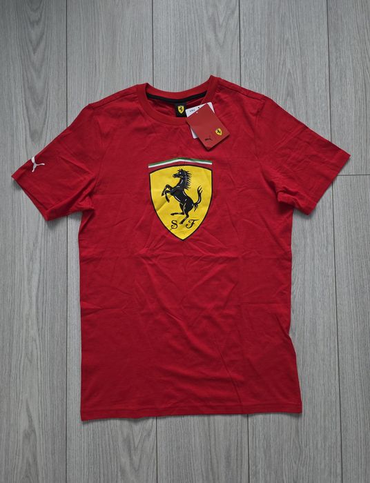 Scuderia Ferrari Big Shield, koszulka F1, Formuła 1, Puma, Leclerc