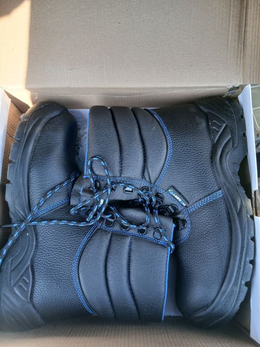 Buty robocze wysokie