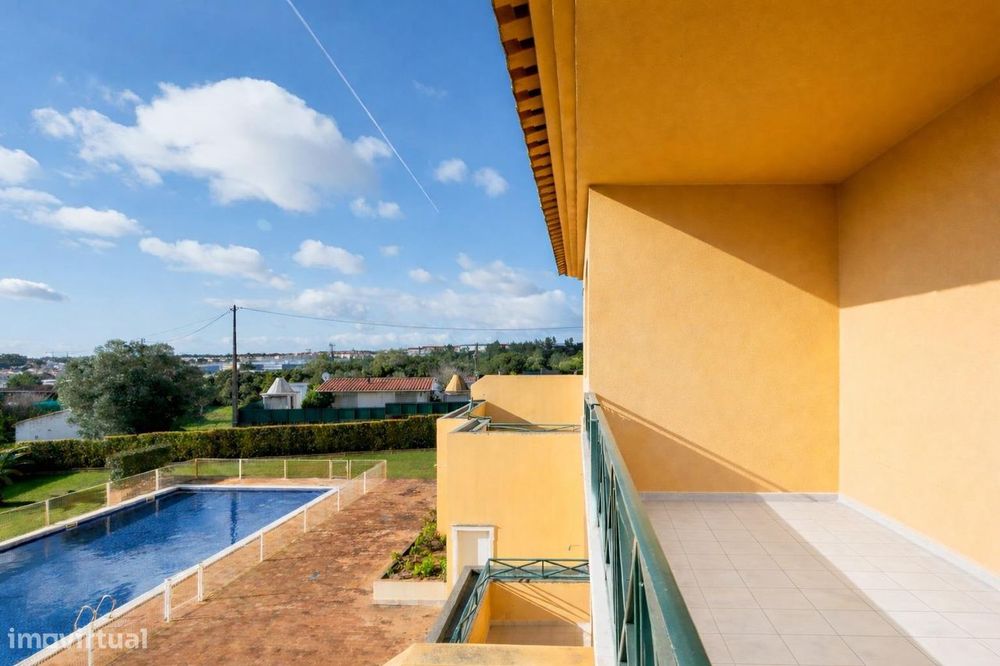T3 Condomínio privado com piscina em Alcabideche