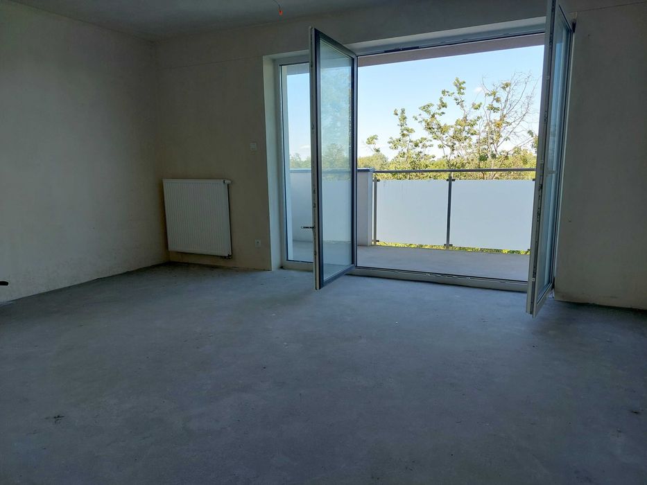 Przestronne 60m² w Stanie Deweloperskim z Parkingiem-Prezentacja 04.01