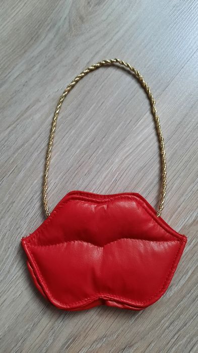 Mała torebeczka usta