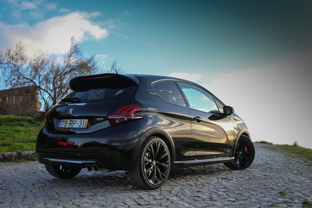 Peugeot 208 GTi by Peugeot Sport — photo 2