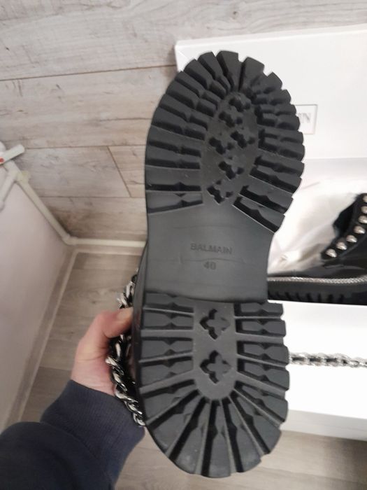 Продам ботинки зимние.