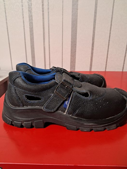 Робоче, захисне,  літнє, взуття, сандалі