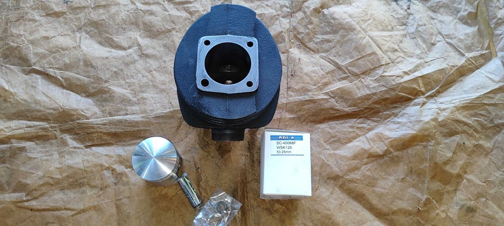 Cylinder WFM 125 G16 WSK ZMD oryginał PRL nowy po szlifie zestaw