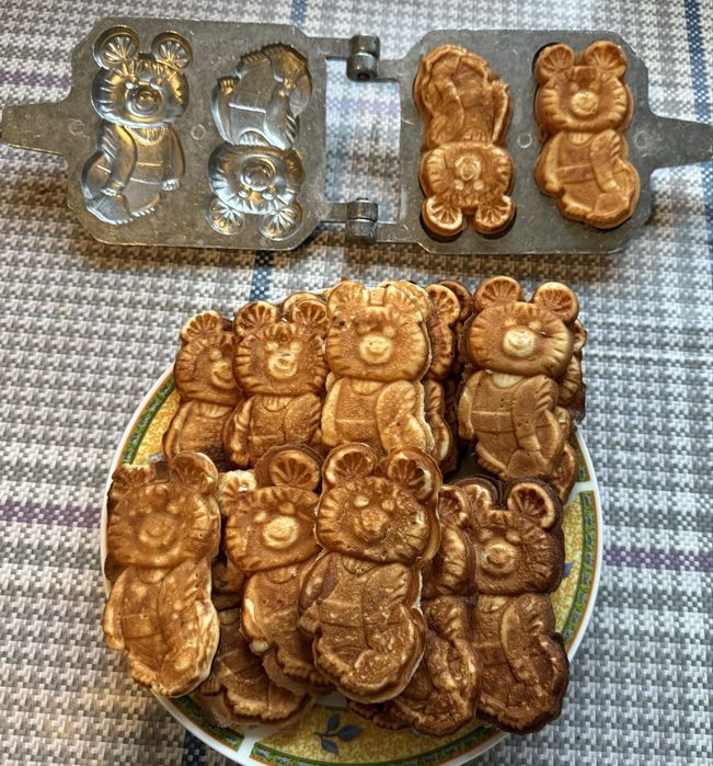 Форма для випічки на газу олімпийский мишка,мишка барні,мішка з шишкою