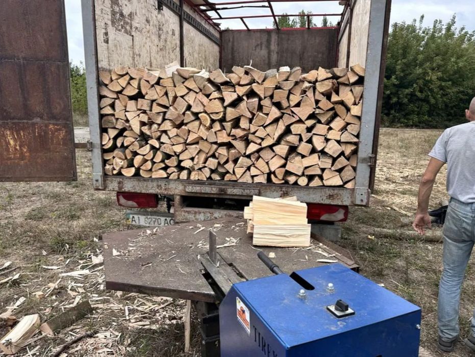 Мінімальні ціни на дубові дрова без передплат і посередників. (1-15м3)