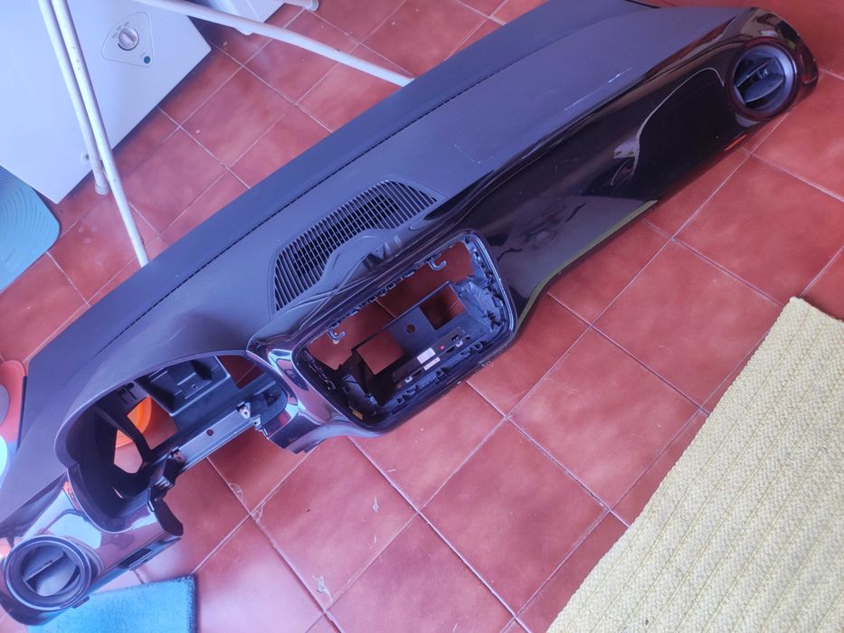 Peças Ford Mondeo TD  mk2 / Tablier  VW up 200€