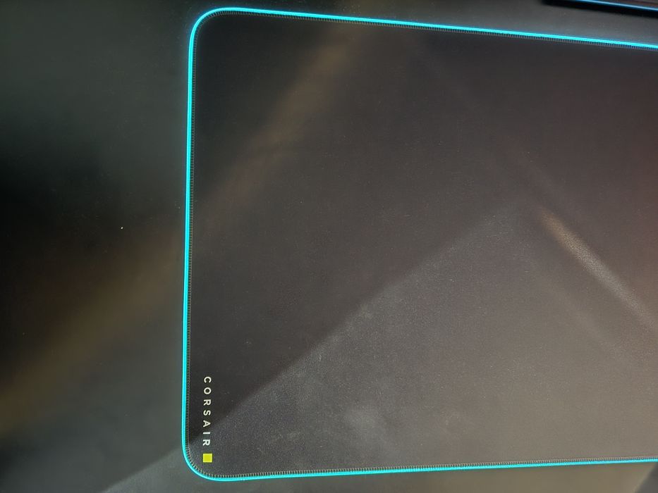 Corsair MM700 RGB Extended Mouse Pad64750958659714121