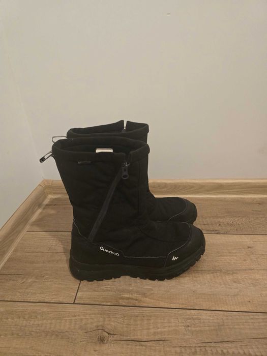 Sportowe zimowe buty czarne  z zamkiem QUECHUA 42